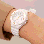 ساعت مچی زنانه اسپرت کاسیو مدل CASIO LRW-200H-7E2